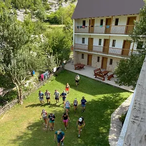 https://bujtina-zii.albaniahotels.org