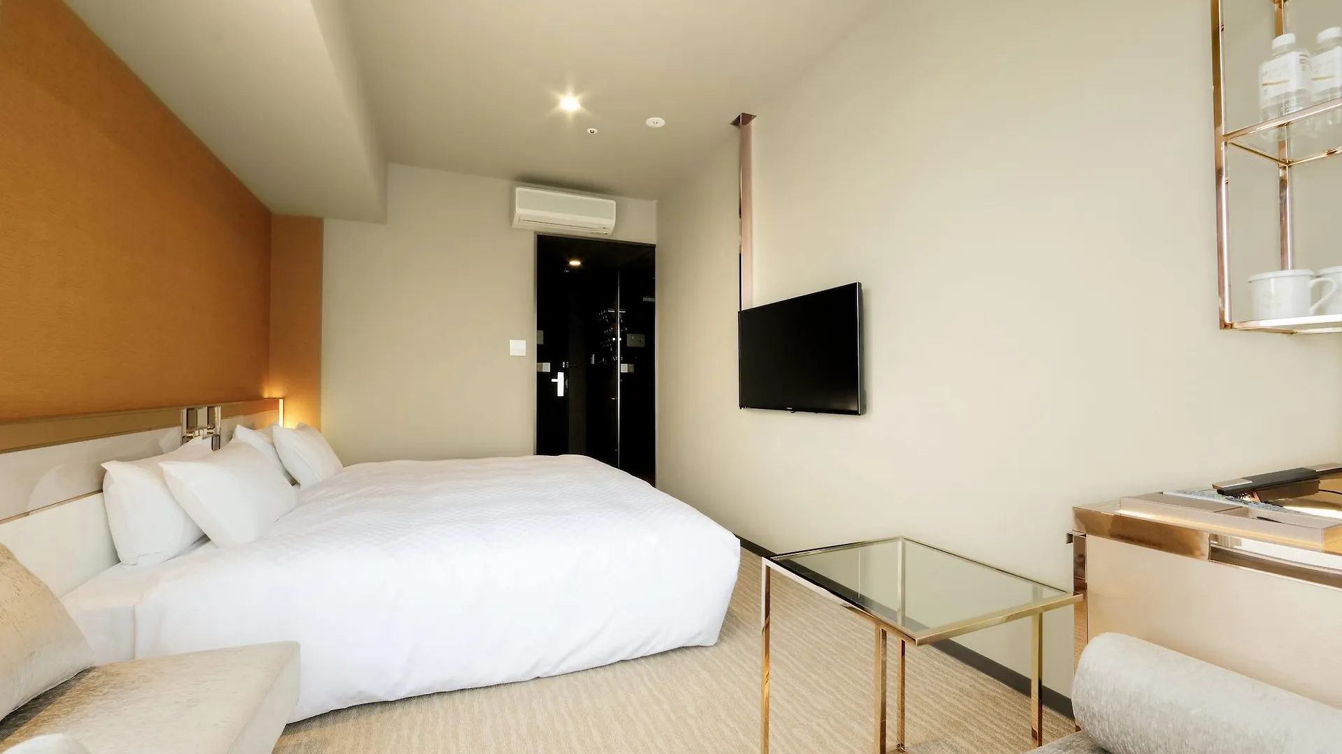 Candeo Hotels Tokyo Roppongi 4*,  Japan
