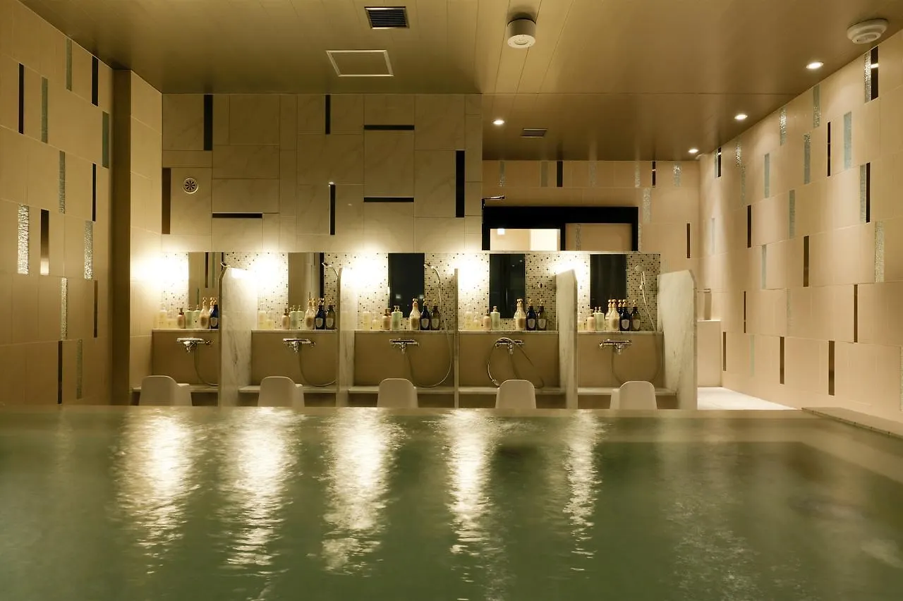 Candeo Hotels Tokyo Roppongi 4*,